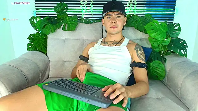 CamiiGuzmanX online show from March 12, 9:44 pm