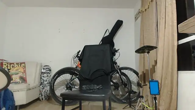 Thomasjons  online show from March 20, 11:52 pm