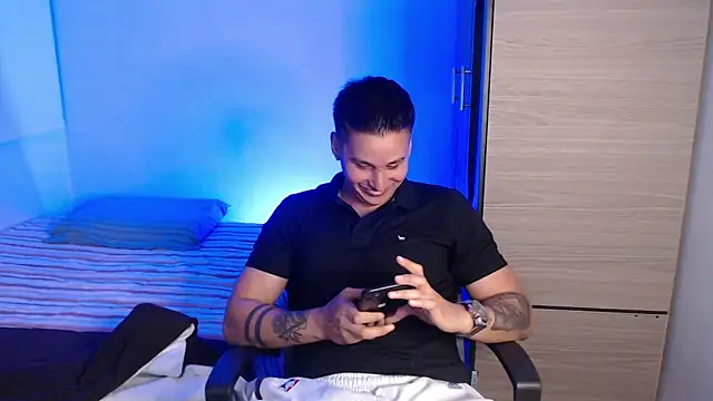 valentinosex1 online show from March 5, 11:34 pm