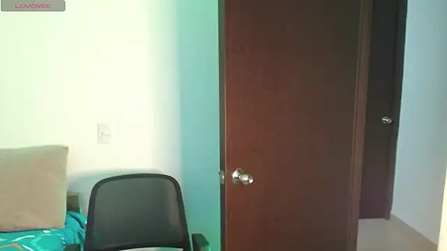 axel davis  online show from October 12, 3:44 am