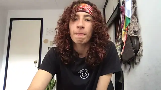 camille delrey online show from April 3, 7:32 pm