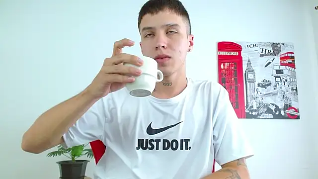 Cumandres18 online show from December 15, 2:14 pm