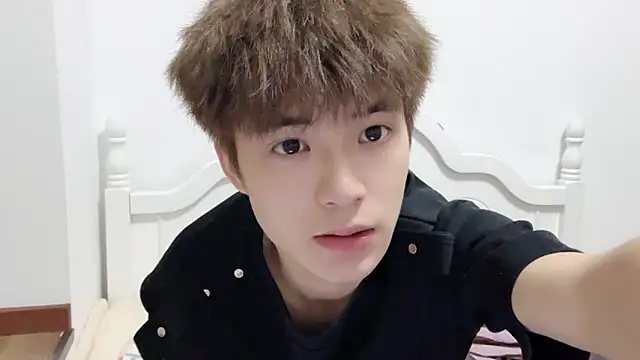 linger2563 online show from October 8, 1:26 pm