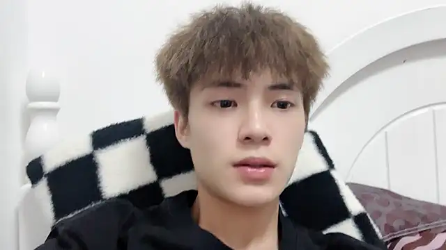 linger2563 online show from October 10, 2:44 pm