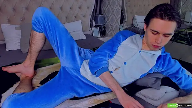 WilliamDyson online show from December 3, 3:12 am