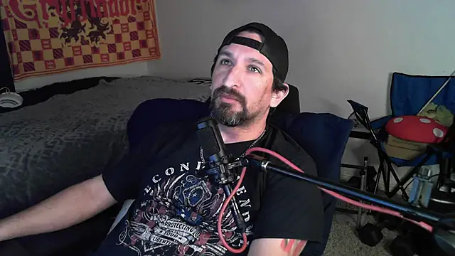 DevilPup75  online show from October 27, 5:10 am