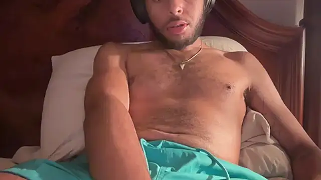 DERTYLAY online show from February 11, 3:55 am