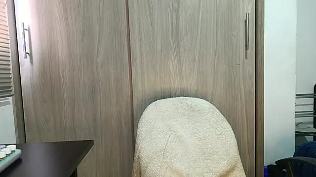 pecsblack888 online show from April 18, 7:51 pm