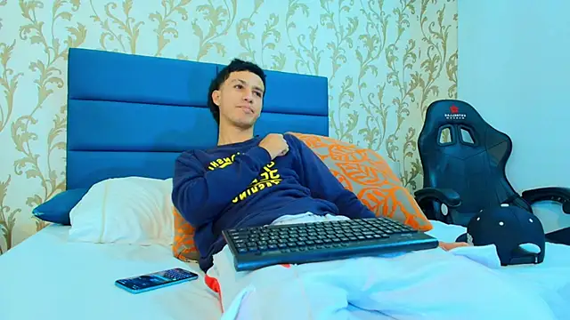 Snapshot of Marcus_Jeron chatting on October 16, 2:30 am Marcus Jeron online show from October 16, 2:30 am