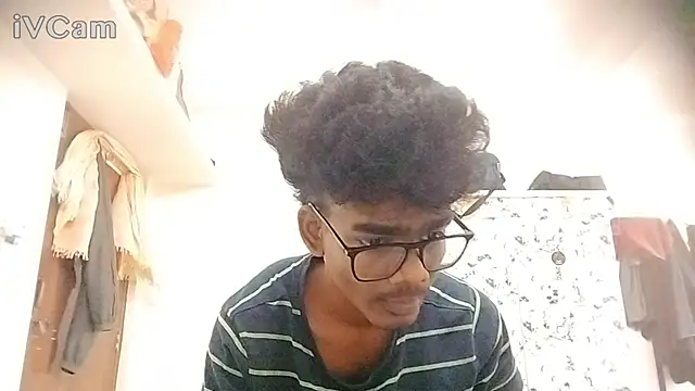 Snapshot of Rahulisagoodguy chatting on September 9, 6:24 am Rahulisagoodguy online show from September 9, 6:24 am