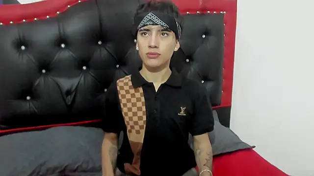 Snapshot of Thiago_Divine_ chatting on October 20, 8:57 pm Thiago Divine online show from October 20, 8:57 pm