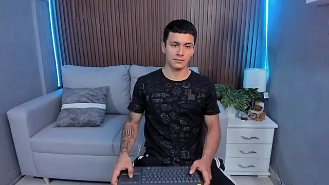 Snapshot of Leo_santoro chatting on September 20, 2:39 pm Leo santoro online show from September 20, 2:39 pm