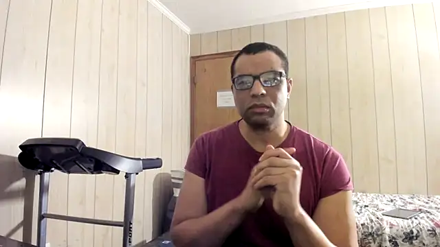 NaturalBeautyQueen online show from June 15, 11:30 pm