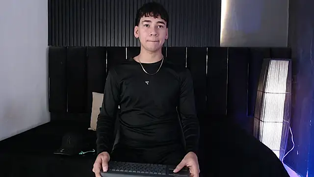 Dominic ghost online show from July 10, 8:21 pm