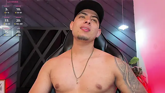 marco garciia  online show from December 18, 11:34 pm