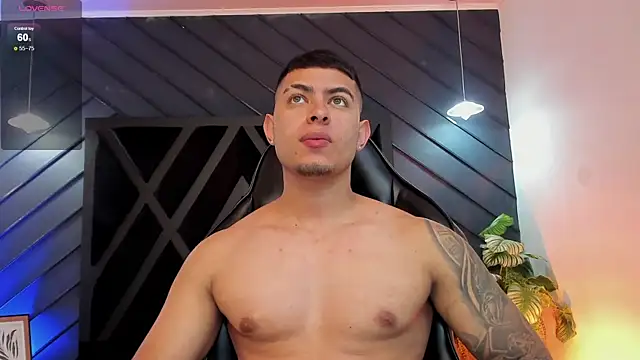 marco garciia  online show from December 16, 11:23 pm