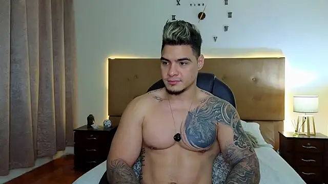 Steven Velez online show from October 9, 11:53 pm