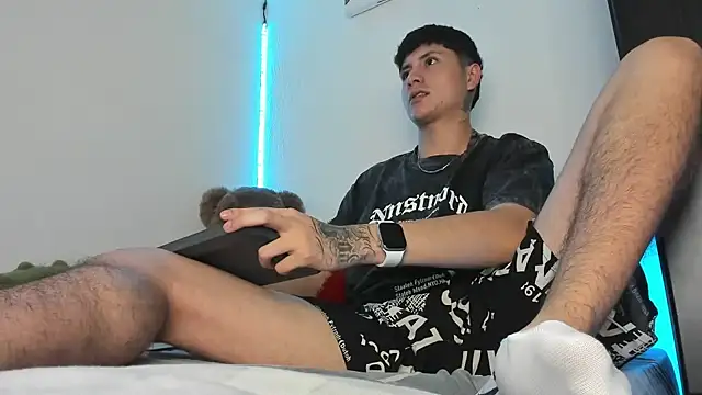 Mateo Escobar online show from February 6, 5:37 am