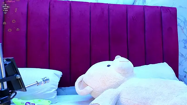 PrincePoppy online show from December 22, 8:39 pm