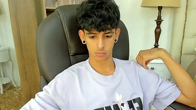 Ibratxandy online show from June 4, 6:36 pm