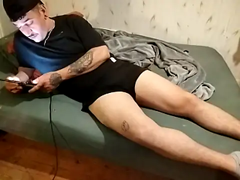 JuicyBigcockxh online show from May 22, 11:43 pm
