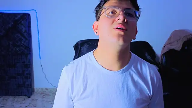 Ryan Doretti online show from December 2, 7:06 pm