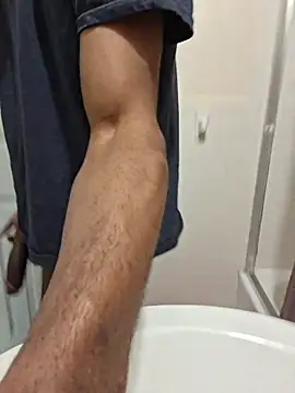 BigBDMari online show from December 15, 9:56 pm