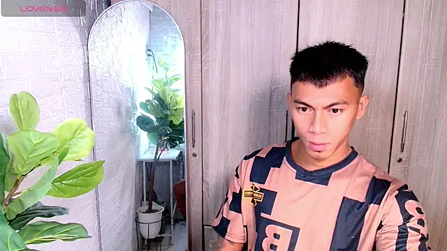 PinooyMilker online show from March 29, 7:25 pm