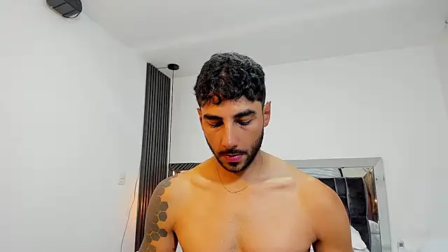 MARC THOMPSON  online show from October 26, 1:40 am