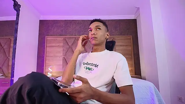 JulienSaint online show from October 1, 12:09 pm