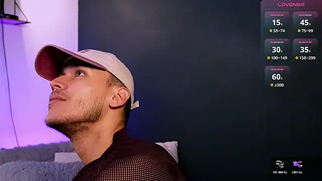 MarkSantozz online show from April 18, 8:31 pm