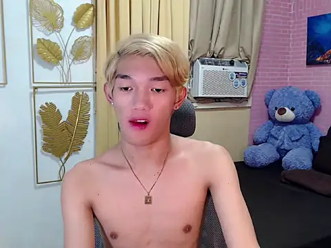 urasian john18 online show from April 19, 7:38 pm