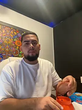 Snapshot of Yuber3 chatting on October 25, 3:03 pm Yuber3 online show from October 25, 3:03 pm
