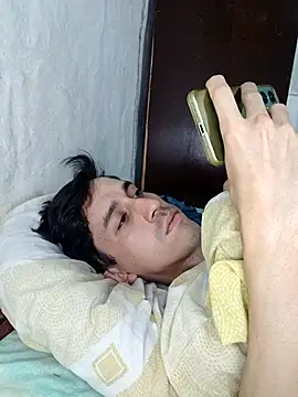 Dilanstrawberry online show from February 1, 2:21 am