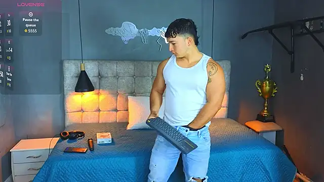 Snapshot of Horny_nick18 chatting on October 20, 12:42 pm Horny nick18 online show from October 20, 12:42 pm