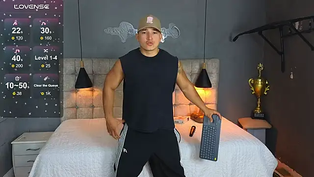 Horny nick18 online show from December 15, 4:37 pm