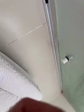 XUCRUTES42 online show from March 4, 5:20 pm