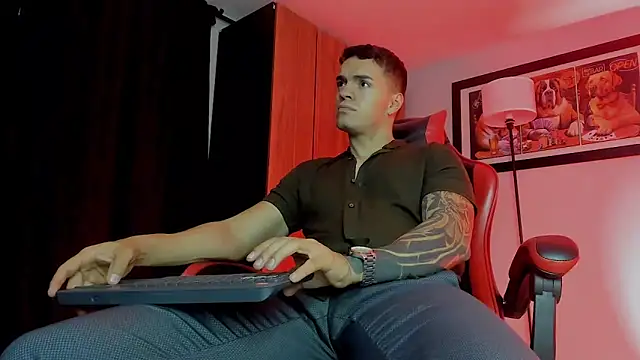 ALPHA DOMINUS  online show from February 14, 8:20 am