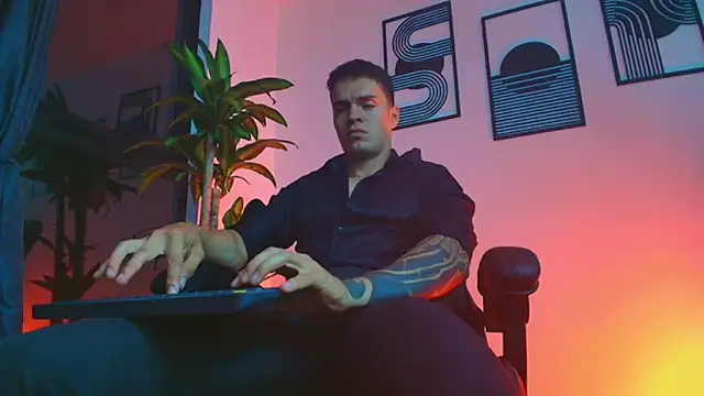 ALPHA DOMINUS  online show from March 27, 8:37 am