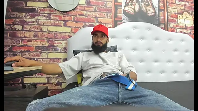 Damian Shakur online show from April 14, 1:33 pm