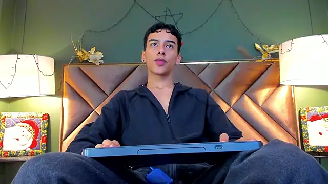 Aiden Royce online show from December 20, 4:30 am