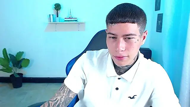 Snapshot of setthomas chatting on October 20, 3:27 pm setthomas online show from October 20, 3:27 pm