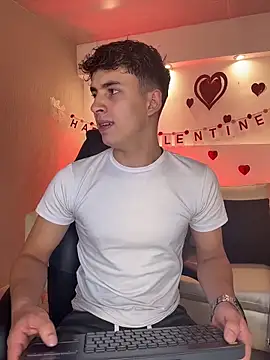 AdrianRinaldi online show from February 15, 8:06 pm