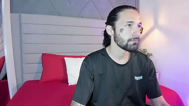 Hisoka 011 online show from November 11, 3:11 am