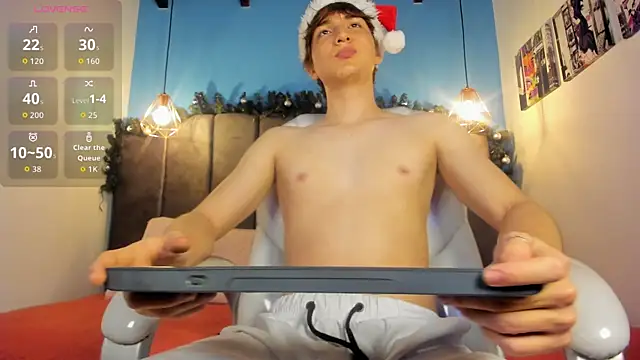 Oscar and dani online show from December 22, 3:03 am