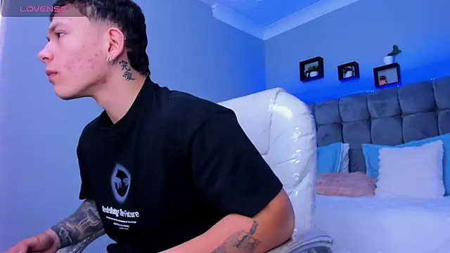 Thomas moon online show from December 4, 1:29 pm