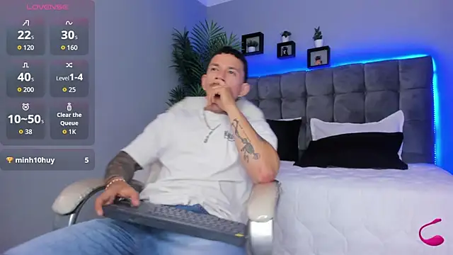 Thomas moon online show from April 3, 2:14 pm