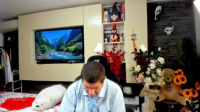 SpartacusDaddy48 online show from June 5, 7:03 am