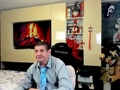 SpartacusDaddy48 online show from March 19, 2:59 am