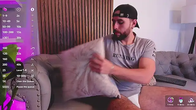 Maximo Wolff online show from April 18, 8:09 pm